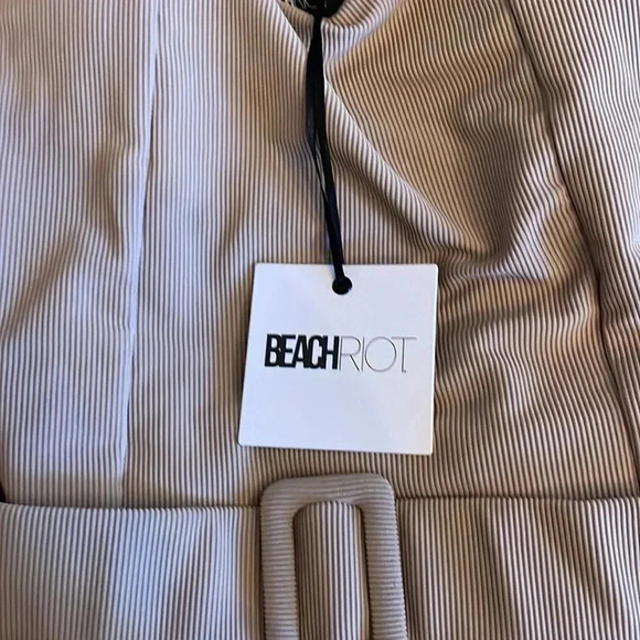 - Beach Riot Sydney Belted Swimsuit Tan - Picture 4 of 8